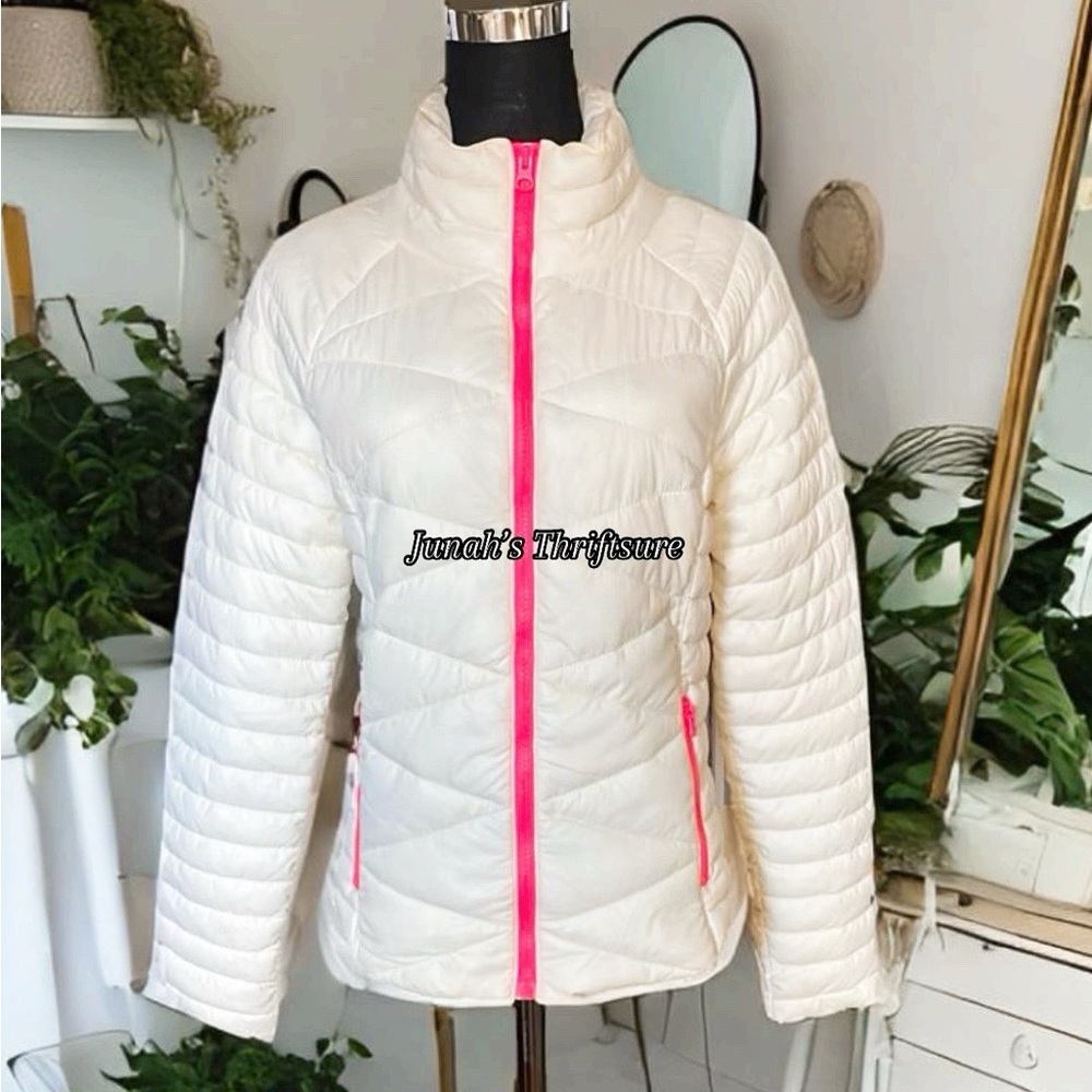NWT Authentic American Heritage.Size Small.Cream white color.